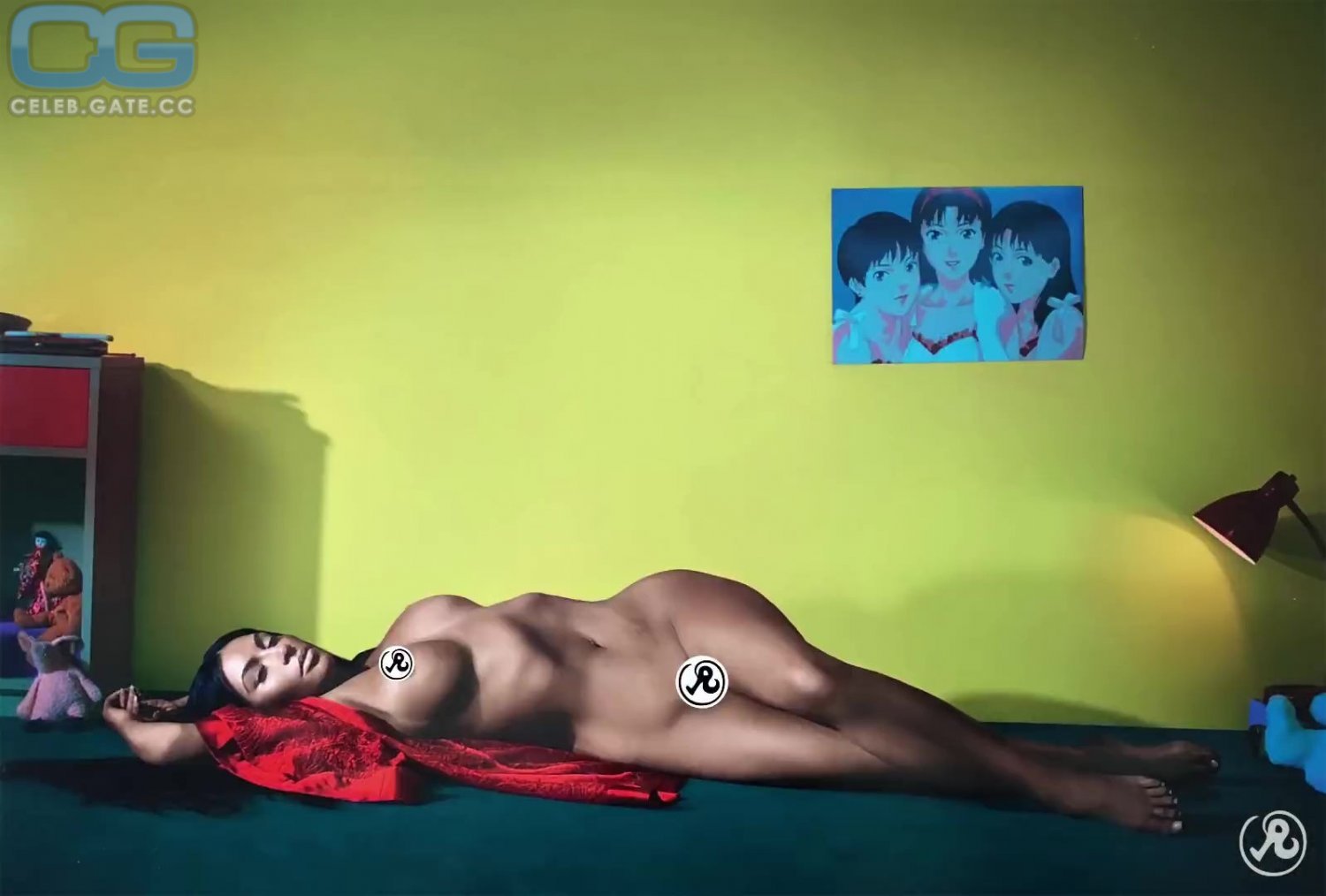 KIM KARDASHIAN NUDE #TvKyEGva