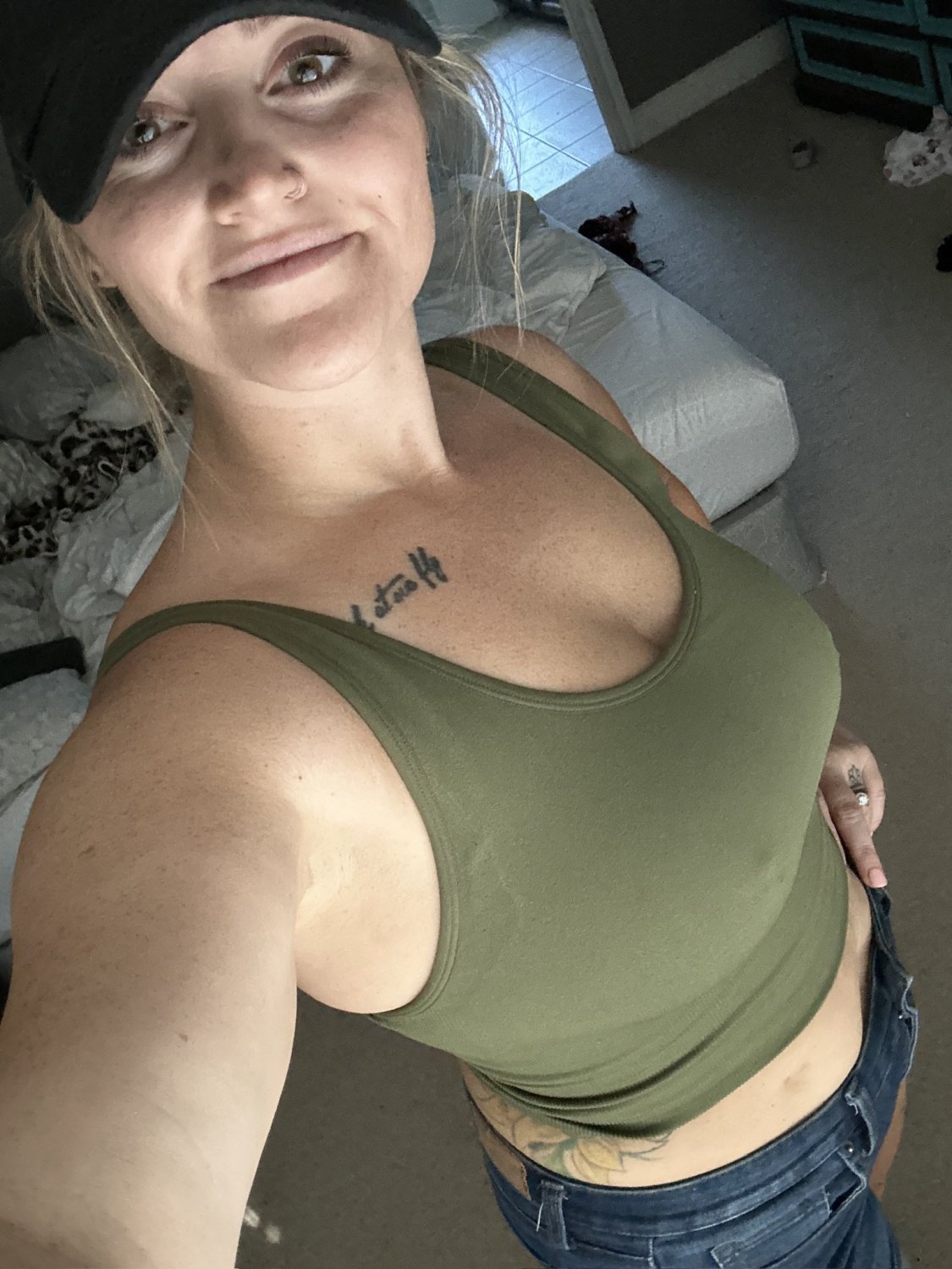 Thick big Tittie hot wife for sharing #rpsJXPyw