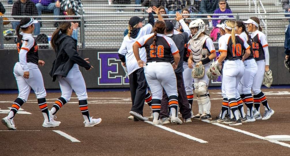 Softball 🍑 #Ylt8if7K