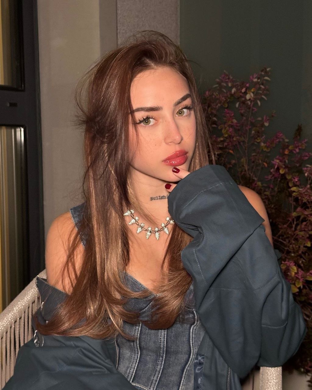 Nicki Nicole #qNhB2V77