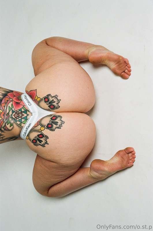 Sexiest white chick there is #9UT4HK2g