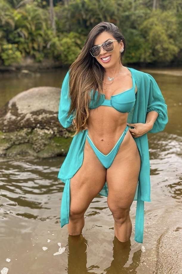 Andrea de Andrade 🇧🇷 #VhtJKgN6